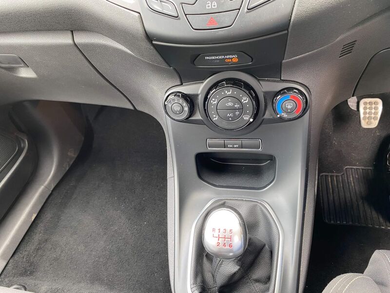 FORD FIESTA
