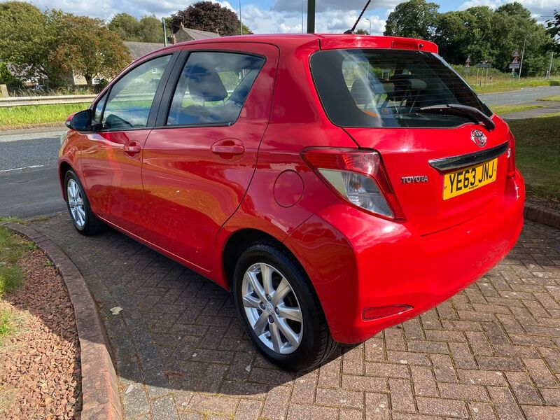 TOYOTA YARIS
