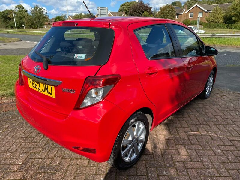 TOYOTA YARIS