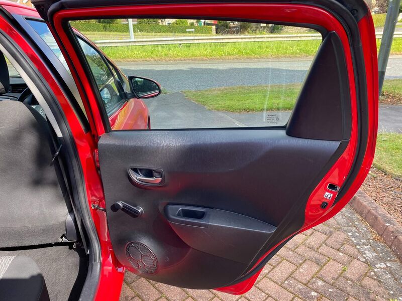TOYOTA YARIS