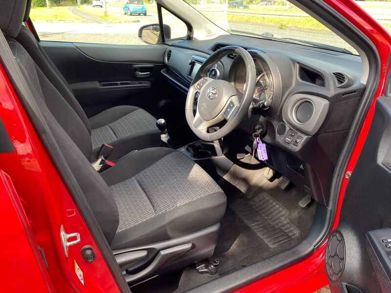 TOYOTA YARIS