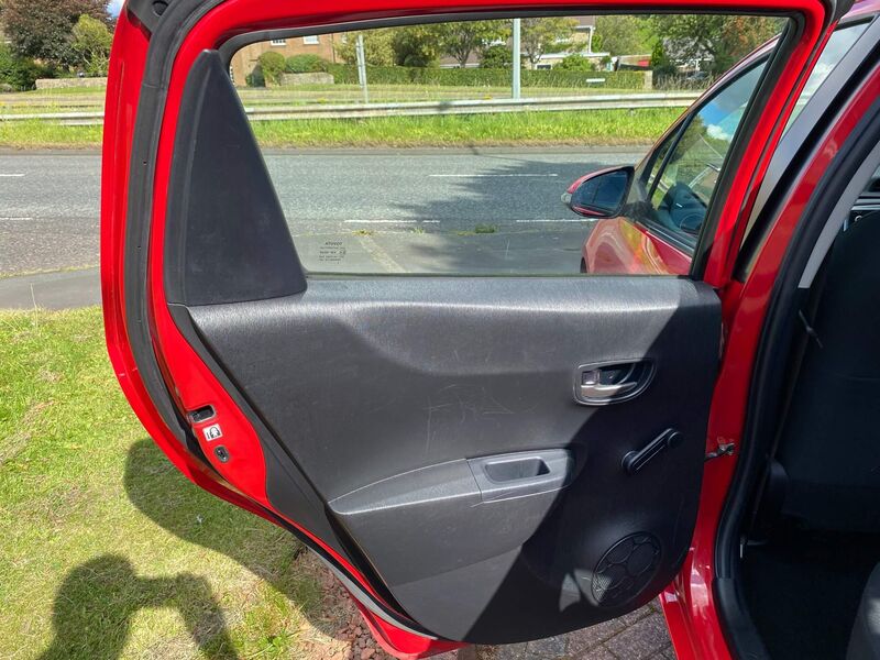 TOYOTA YARIS
