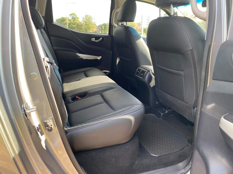 NISSAN NAVARA