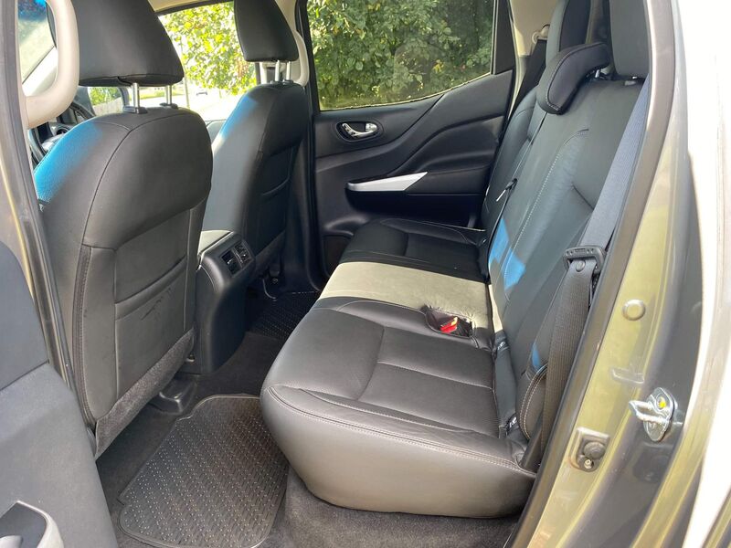 NISSAN NAVARA