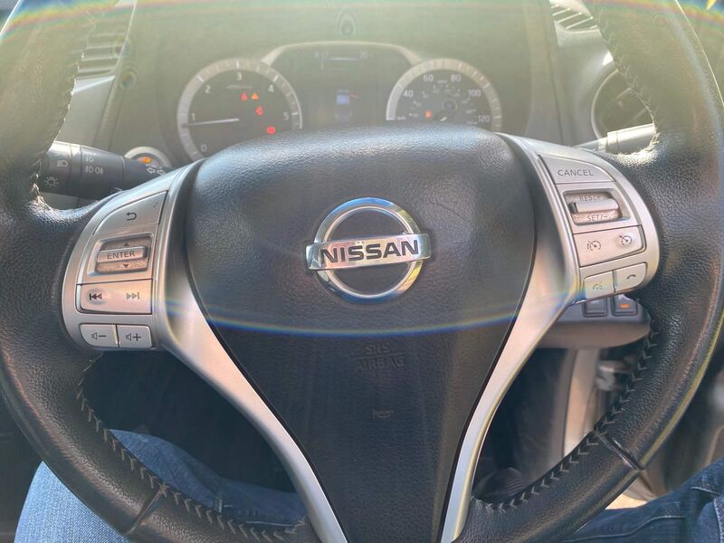 NISSAN NAVARA