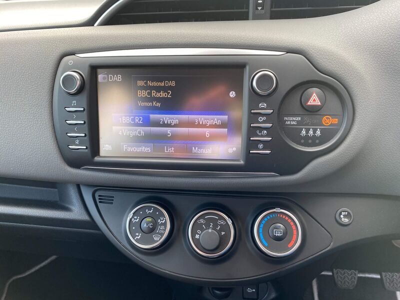 TOYOTA YARIS