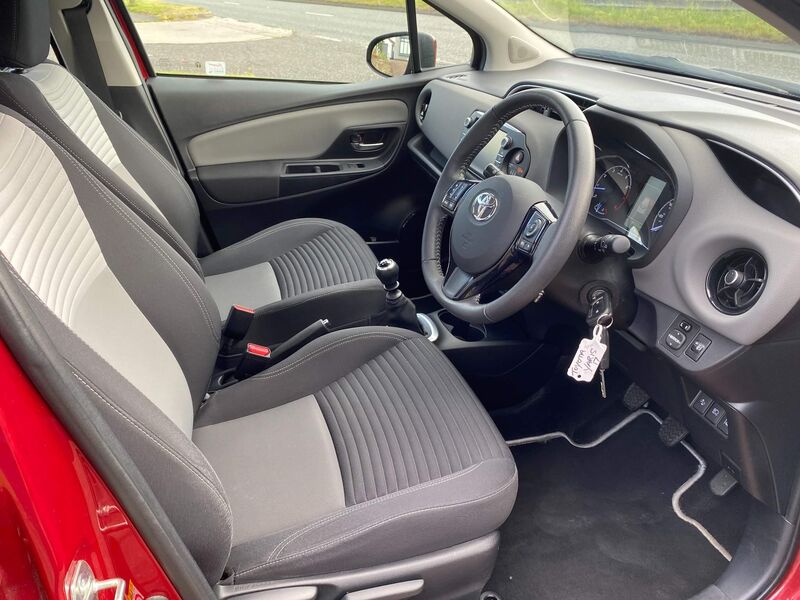 TOYOTA YARIS