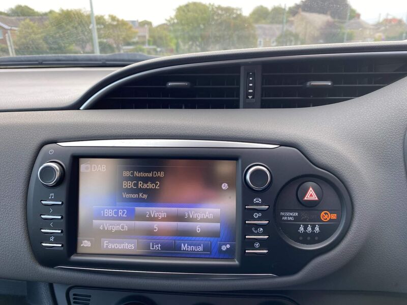 TOYOTA YARIS