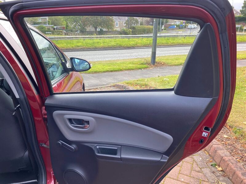 TOYOTA YARIS