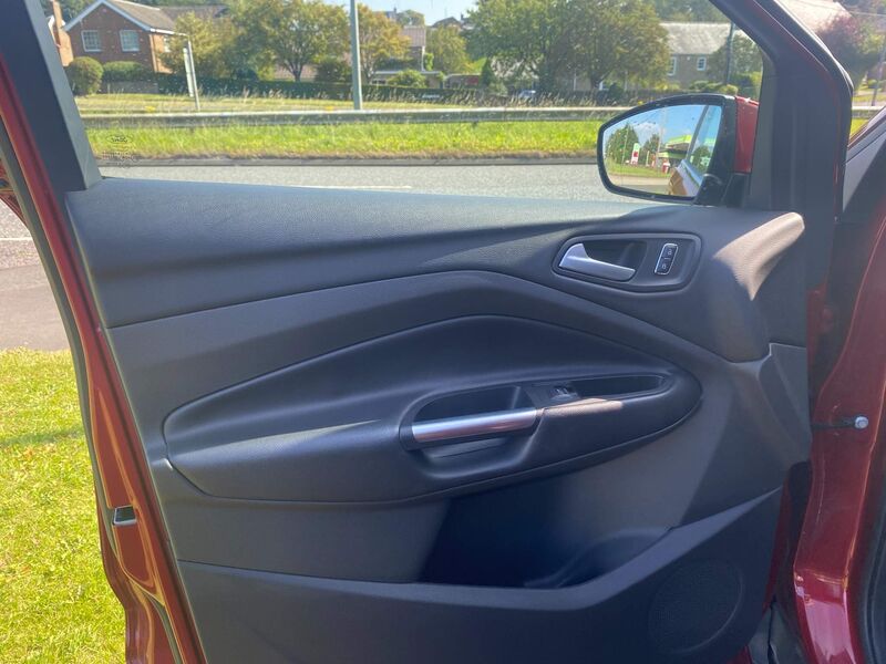 FORD KUGA