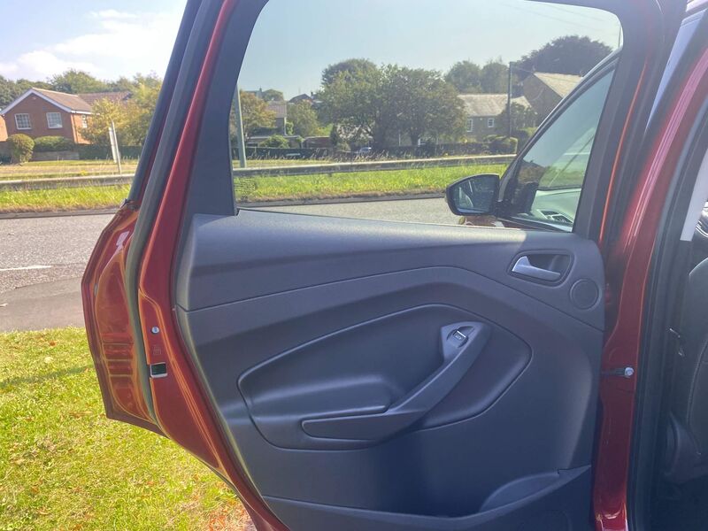 FORD KUGA
