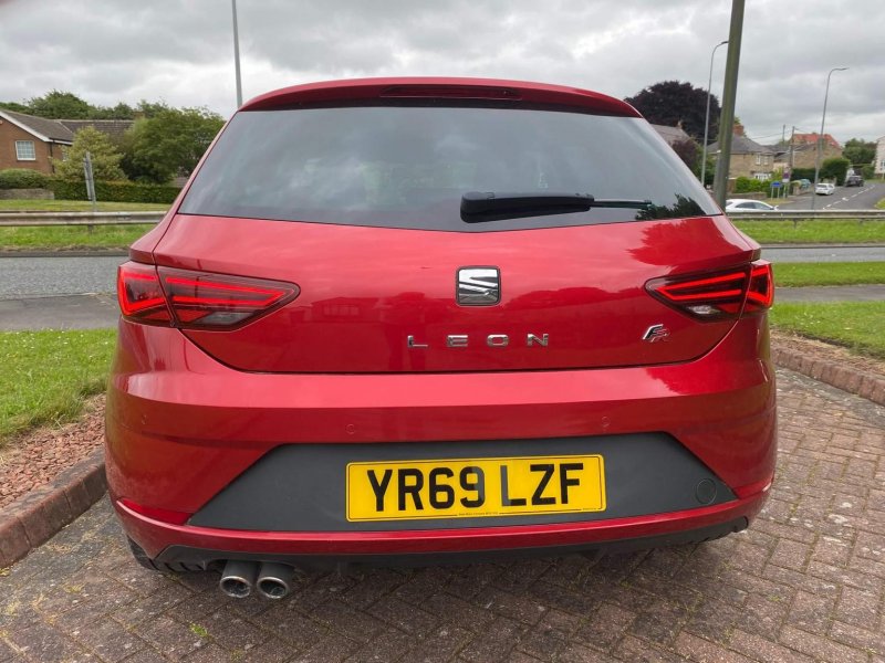 SEAT LEON