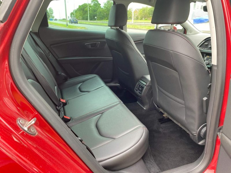SEAT LEON