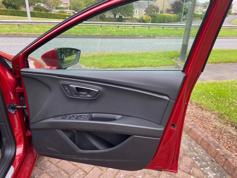 SEAT LEON