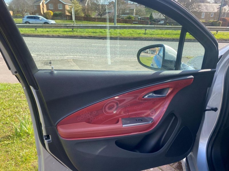 VAUXHALL AMPERA