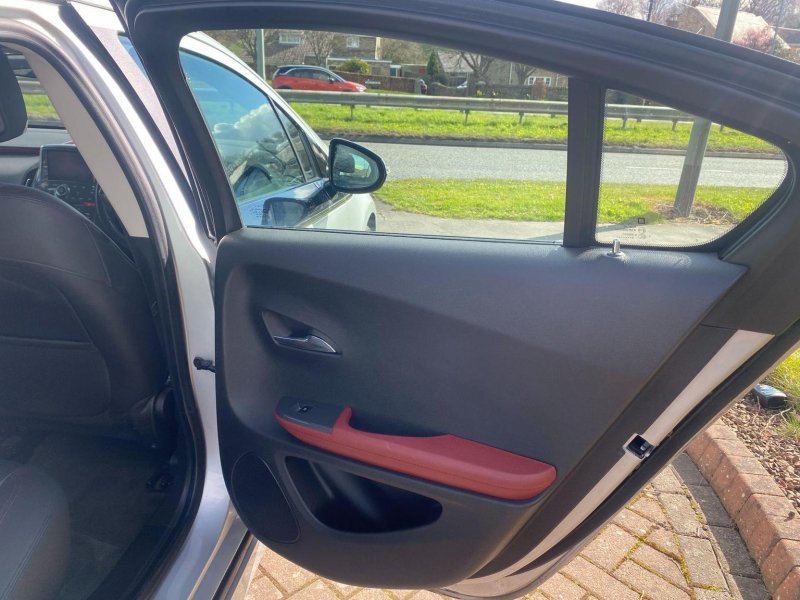 VAUXHALL AMPERA