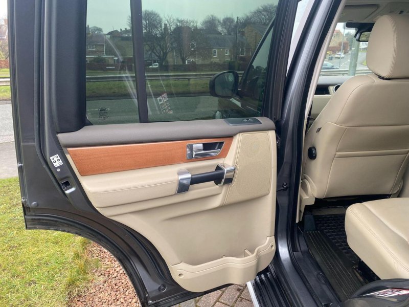 LAND ROVER DISCOVERY 4