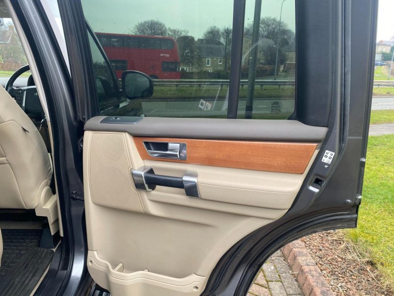 LAND ROVER DISCOVERY 4