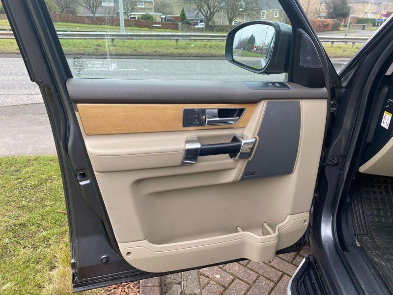 LAND ROVER DISCOVERY 4