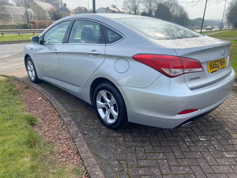 HYUNDAI I40