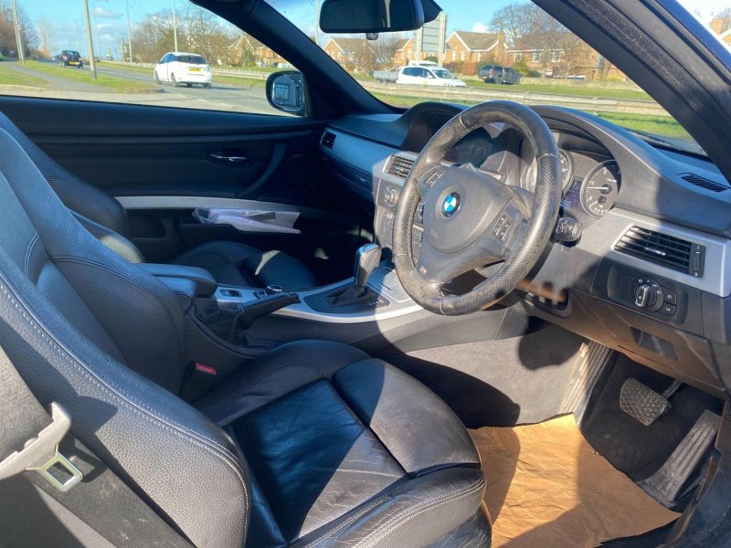 BMW 3 SERIES