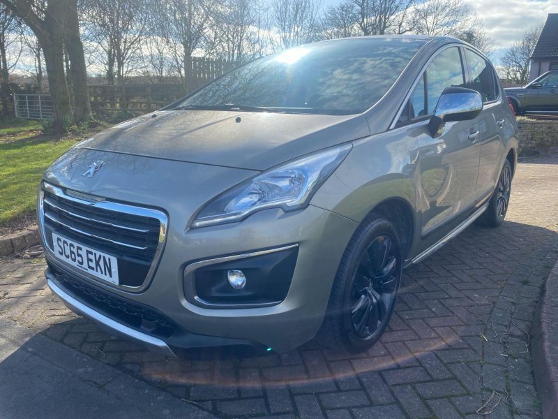 PEUGEOT 3008
