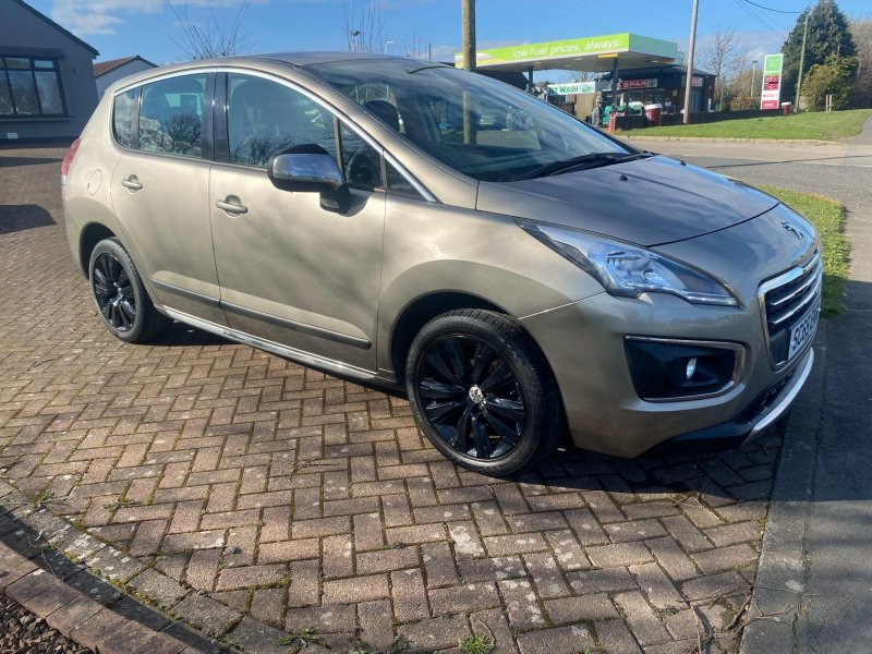 PEUGEOT 3008