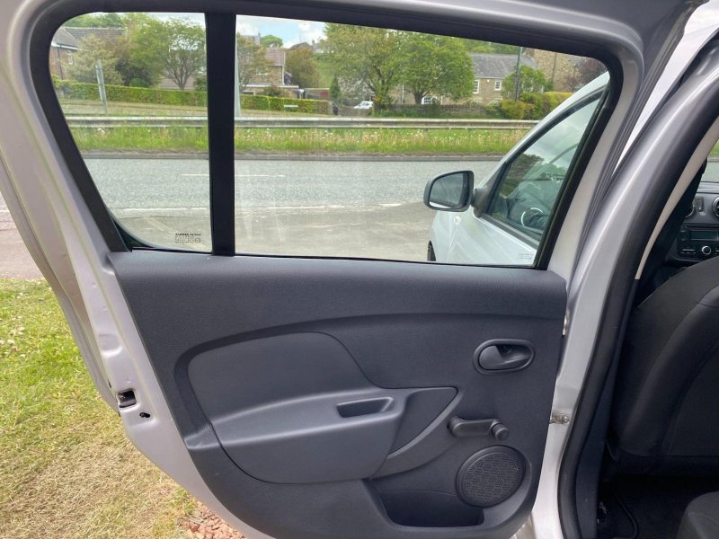 DACIA SANDERO