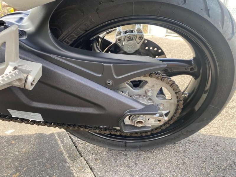 DUCATI MONSTER 696