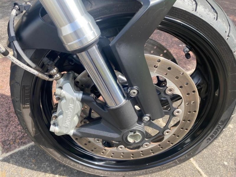 DUCATI MONSTER 696